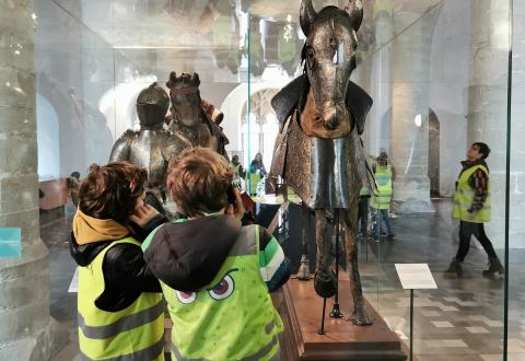 visiteurs dans la Porte de Hal