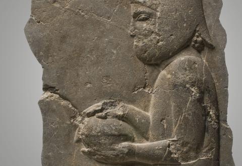 ‘Mediër die een geschenk brengt’ – Persepolis (?), Iran, 500-330 v. Chr.